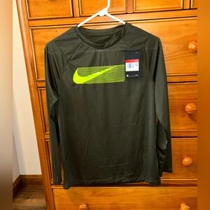*NWT* Green Nike Dri-Fit Long Sleeve Shirt. Size Boys Large.